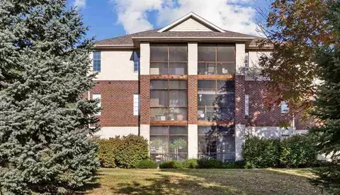 372 Camden Rd, Iowa City, IA 52245