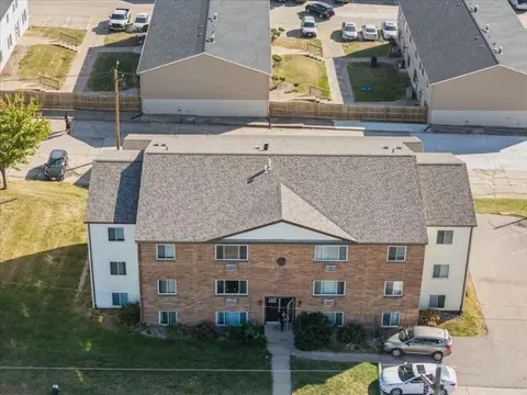 2107 Blairsferry Rd, Cedar Rapids, IA 52402