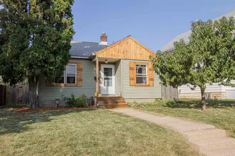 820 21st Ave SW, Cedar Rapids, IA 52404