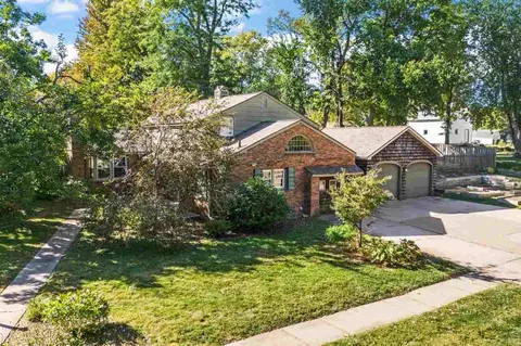 1111 Friendly Ave, Iowa City, IA 52240