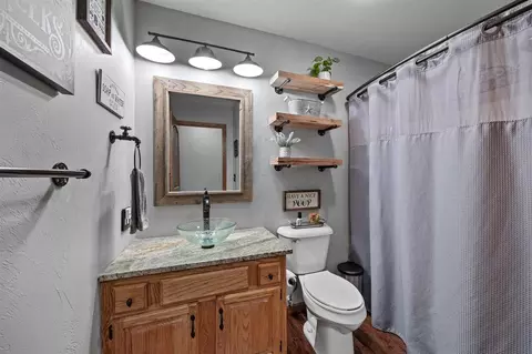 Bath - 307 Cottage St NW, Shellsburg, IA 52332 photo 2 of 4