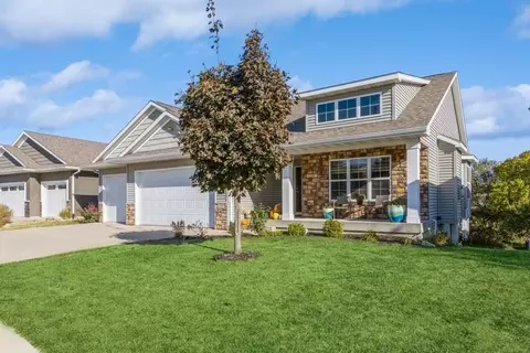 156 Colchester Dr, Iowa City, IA 52245