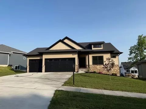 1503 Legend Dr, Tiffin, IA 52340