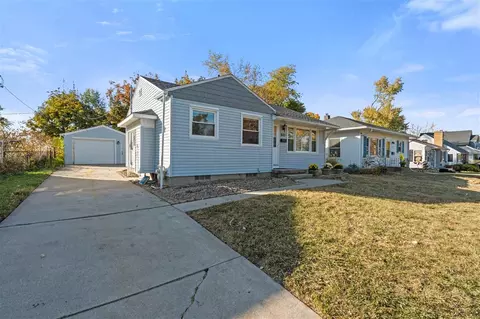 1037 20th St SE, Cedar Rapids, IA 52403