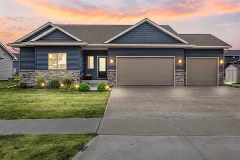 205 Dogwood Ln, Tiffin, IA 52340