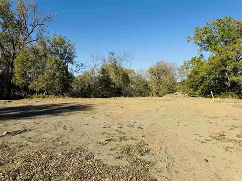 25152601 J St, Middleamana, IA 52307