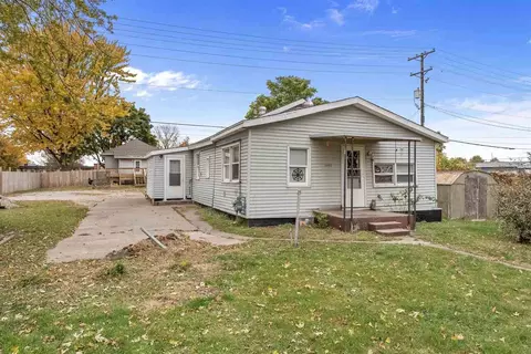 1405 Kansas St, Muscatine, IA 52761