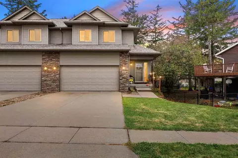 1157 Winchester Ln, North Liberty, IA 52317