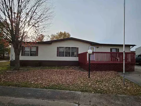 21 Metric Rd, Iowa City, IA 52240