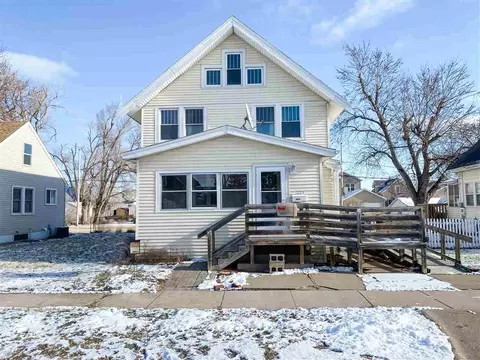 1225 N St SW, Cedar Rapids, IA 52404