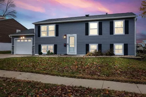 341 Lewellen Dr, Cedar Rapids, IA 52405