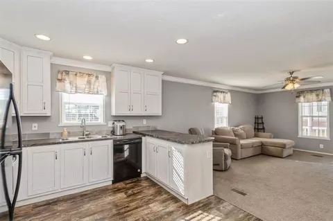 336 Mosswood Ln, Iowa City, IA 52246
