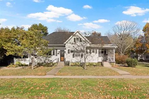 110 E Linn St, Lone Tree, IA 52755