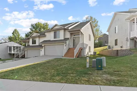 1452 Ozark Rdg, Coralville, IA 52241