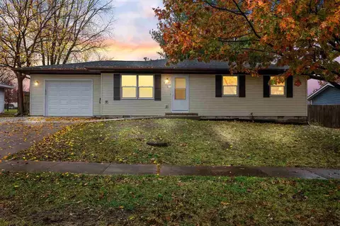 915 Prairie Ridge Rd, North Liberty, IA 52317