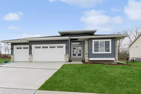 2005 Oak Terrace Ave, North Liberty, IA 52317