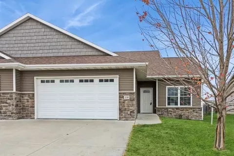 230 Sierra Park Dr, Hills, IA 52235