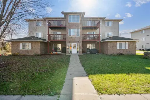 631 Kimberlite St, Tiffin, IA 52340