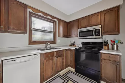 2117 Northgate Dr NE, Cedar Rapids, IA 52402 photo 11
