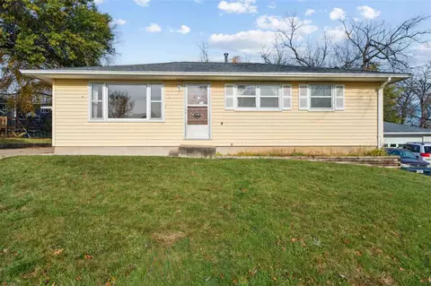 118 Clover Dr SW, Cedar Rapids, IA 52404
