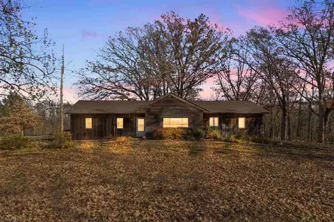 2988 S Hwy 1, Washington, IA 52353