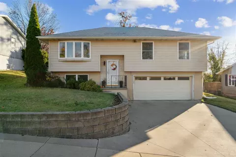 1619 29th St NW, Cedar Rapids, IA 52405