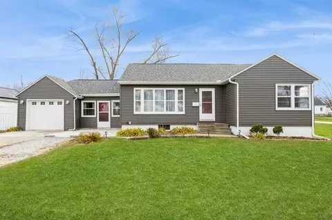 645 36th St NE, Cedar Rapids, IA 52402