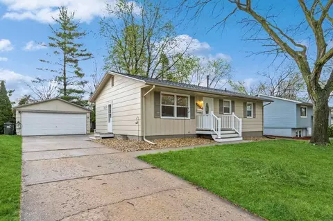 1316 Esther St, Iowa City, IA 52240