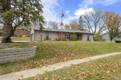 1619 13th St, Coralville, IA 52241