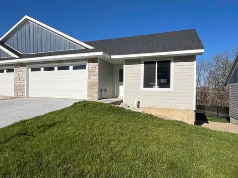 1604 Mitchell Pl, Tiffin, IA 52340
