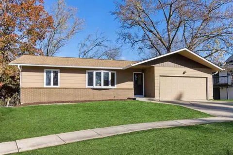 4 Westgate Cir, Iowa City, IA 52246