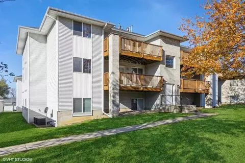 876 Boston Way, Coralville, IA 52241