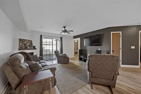 608 Kimberlite St, Tiffin, IA 52340