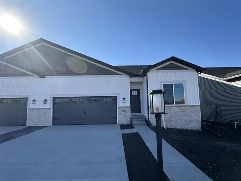 917 Eisenhower Blvd, North Liberty, IA 52317