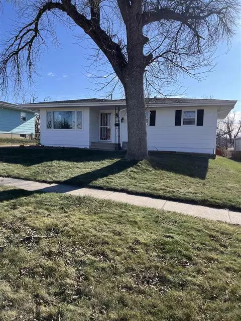 1005 Orchard Rd, Marion, IA 52302