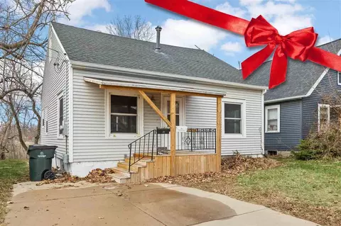 1123 12th St, Cedar Rapids, IA 52402