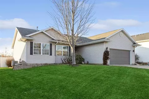 3422 Remington St SW, Cedar Rapids, IA 52404