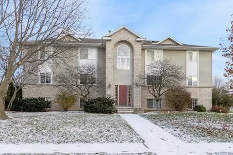 402-424 Peterson St, Iowa City, IA 52245