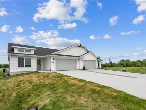 145 Hackberry Dr, Palo, IA 52324