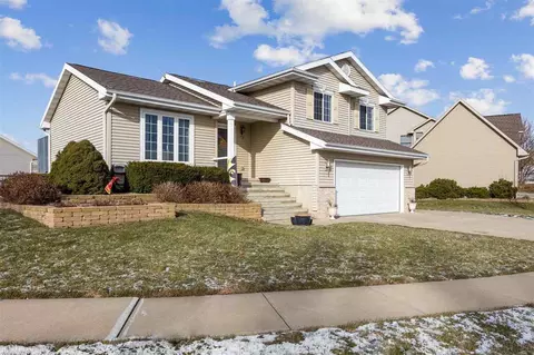 Exterior - 1780 North Dr, Ely, IA 52227 photo 2 of 6