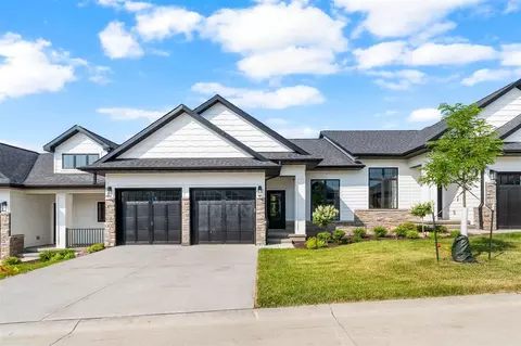 355 Hidden Ridge Dr, Coralville, IA 52241