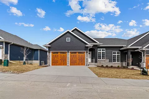 367 Hidden Ridge Dr, Coralville, IA 52241