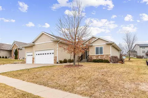 1580 Silver Maple Trl, North Liberty, IA 52317