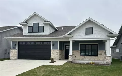1222 Vintage Ln, North Liberty, IA 52317