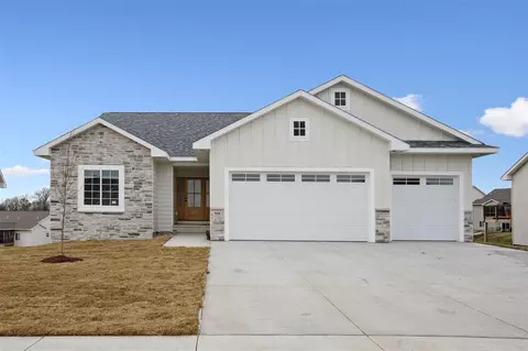 918 Horizon Dr, Tiffin, IA 52340