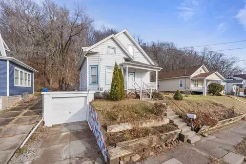 1707 Hershey Ave, Muscatine, IA 52761