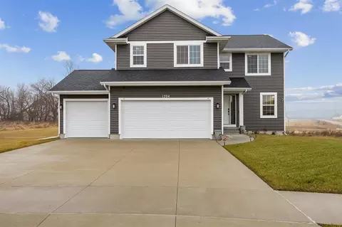 1204 Beringer Ct NE, Cedar Rapids, IA 52402