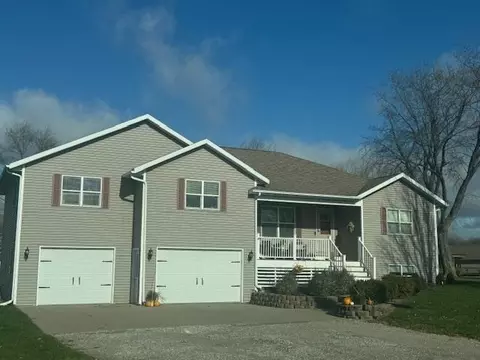 2454 Goodwin Dr, Washington, IA 52353