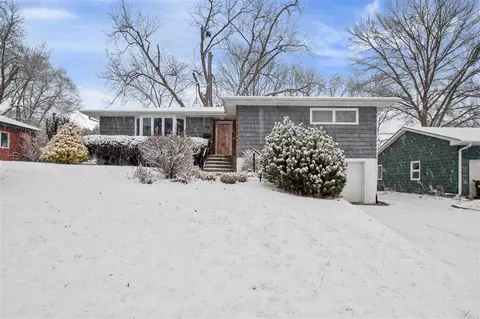 414 Crestview Ave, Iowa City, IA 52245