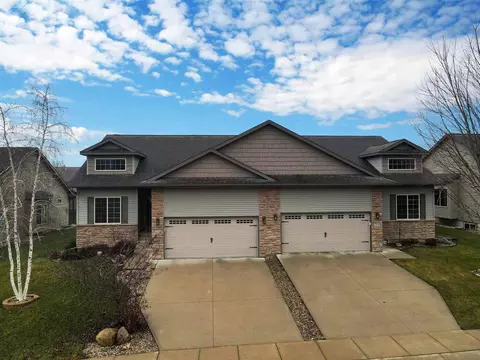 1235 Copper Mountain Dr, North Liberty, IA 52317